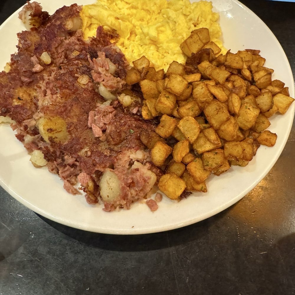 The Hudson Cafe - Corned beef hash - Breakfast & Brunch Near Me - Detroit, Michigan The Hudson Cafe - Corned beef hash - Breakfast & Brunch Near Me - Detroit, Michigan