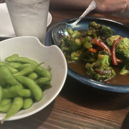 Edamame and Broccoli with Garlic Sauce Edamame and Broccoli with Garlic Sauce