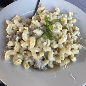 Finley's Round Rock - Brisket Mac n Cheese - Bars Near Me - Round Rock, Texas