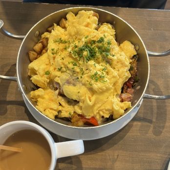 Buttermilk - Chicken Fried Chicken Skillet - Coffee & Tea Near Me - Naperville, Illinois