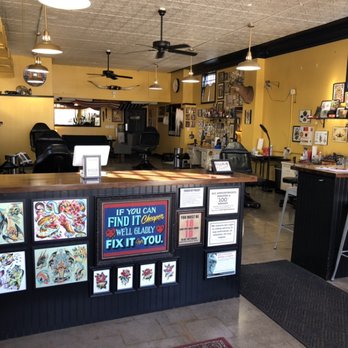 Redbird Electric Tattooing - Inside the Shop. - Tattoo Near Me - Springfield, Illinois