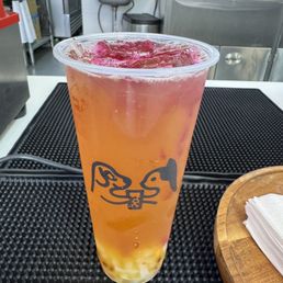I think this was the Summer Passion With passion fruit green tea and dragonfruit and I switched the crystal jelly to the lychee jelly