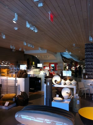 Crate & Barrel by null