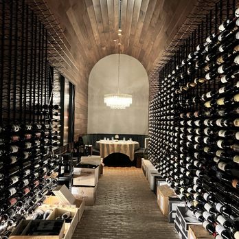 The Ruxton - Decor - Steakhouses Near Me - Baltimore, Maryland The Ruxton - Decor - Steakhouses Near Me - Baltimore, Maryland