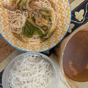Shu Chinese Restaurant - Pork with Pickled Vegetable and rice noodles - Szechuan Near Me - Guilderland, New York Shu Chinese Restaurant - Pork with Pickled Vegetable and rice noodles - Szechuan Near Me - Guilderland, New York