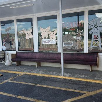 Airedale Diner - Diners Near Me - Alma, Arkansas