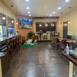 Winnies Cafe & Deli - Inside