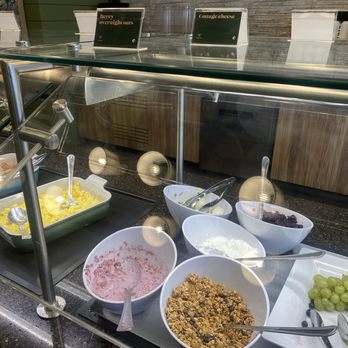 Escape Lounge - Airport Lounges Near Me - Portland, Oregon
