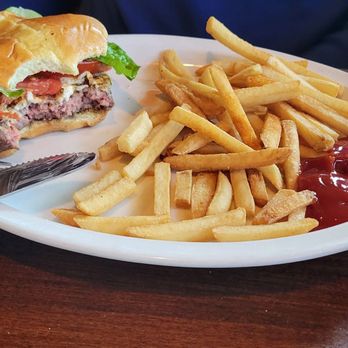Stone Ridge Tavern - Black and blue burger - American Near Me - Asheville, North Carolina Stone Ridge Tavern - Black and blue burger - American Near Me - Asheville, North Carolina