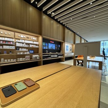 Apple - Detroit - Mobile Phones Near Me - Detroit, Michigan Apple - Detroit - Mobile Phones Near Me - Detroit, Michigan