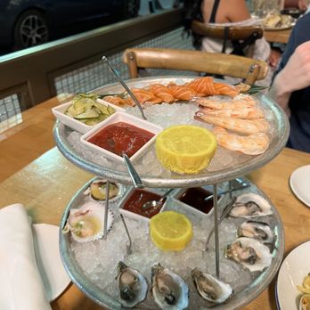 Roe Seafood Restaurant - Seafood tower is a must! - Seafood Near Me - Long Beach, California Roe Seafood Restaurant - Seafood tower is a must! - Seafood Near Me - Long Beach, California