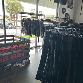 Szyn Thrift Vintage - Thrift Stores Near Me - Lauderhill, Florida Szyn Thrift Vintage - Thrift Stores Near Me - Lauderhill, Florida