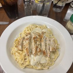 Ang-Gio's Restaurant - Chicken Alfredo