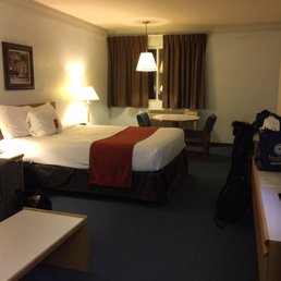 Our room. Pretty spacious for Econo Lodge :) Our room. Pretty spacious for Econo Lodge :)