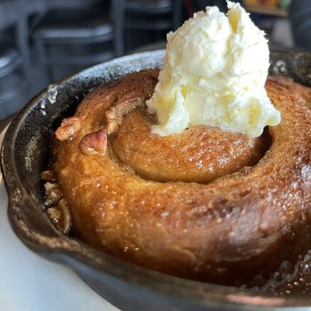 The High Hat - Skillet-Baked Carmel Pecan Roll! - Pancakes Near Me - Saint Paul, Minnesota