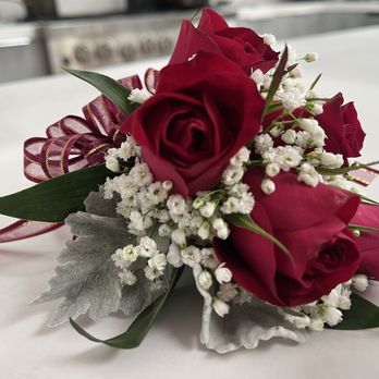 S & V Collections - Red Rose Corsage - Wedding Planning Near Me - San Francisco, California S & V Collections - Red Rose Corsage - Wedding Planning Near Me - San Francisco, California