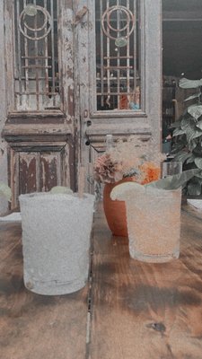 Yellow Rosa Cocktaileria by null