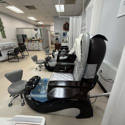 Lightly Nails & Spa