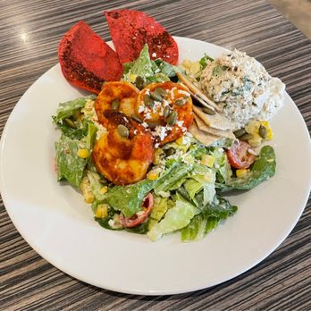 High's Cafe & Store - "Si Sir" salad with chipotle shrimp and a scoop of tuna salad - Sandwiches Near Me - Comfort, Texas