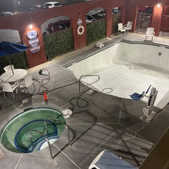 Quality Inn Merced Gateway To Yosemite - No Swimming Or Hot Tub Any Time Soon :( - Hotels Near Me - Merced, California Quality Inn Merced Gateway To Yosemite - No Swimming Or Hot Tub Any Time Soon :( - Hotels Near Me - Merced, California