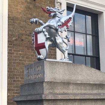 London Bridge - Landmarks & Historical Buildings Near Me