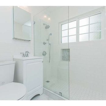 IB Construction - a bathroom with a toilet and shower - General Contractors Near Me - West Hollywood, California IB Construction - a bathroom with a toilet and shower - General Contractors Near Me - West Hollywood, California