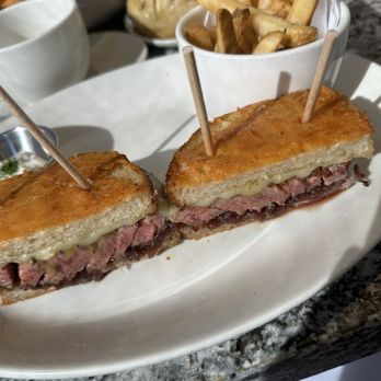 Nick's On 2nd - New American Near Me - Long Beach, California