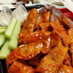 Buffalo's V-Spot - Buffalo tofu wings
