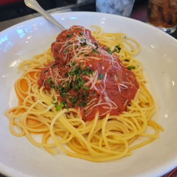 River Rock Pizza and Pasta - Classic spaghetti and meatballs - Pizza Near Me - Laughlin, Nevada River Rock Pizza and Pasta - Classic spaghetti and meatballs - Pizza Near Me - Laughlin, Nevada