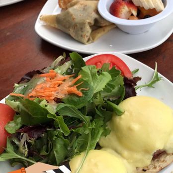 Jumpin Java - Eggs Benedict and hazel nut crepe with strawberries - Breakfast & Brunch Near Me - Studio City, California Jumpin Java - Eggs Benedict and hazel nut crepe with strawberries - Breakfast & Brunch Near Me - Studio City, California