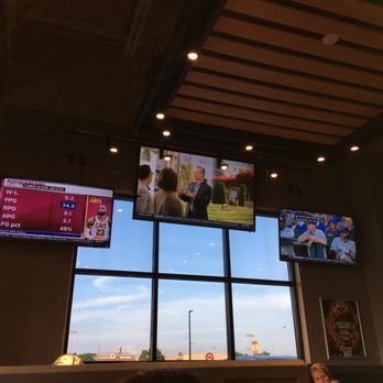 Buffalo Wild Wings - Lots of tvs! - Chicken Wings Near Me - Cape Girardeau, Missouri Buffalo Wild Wings - Lots of tvs! - Chicken Wings Near Me - Cape Girardeau, Missouri