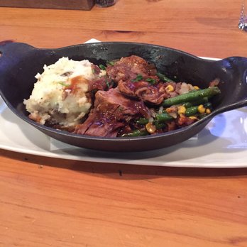 Twin Peaks - Pot roast!!! Yum. - American Near Me - Baton Rouge, Louisiana Twin Peaks - Pot roast!!! Yum. - American Near Me - Baton Rouge, Louisiana