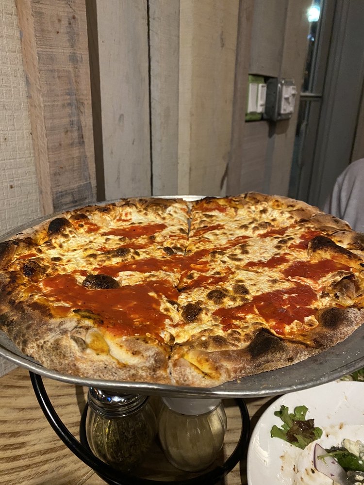Tucci's Pizza