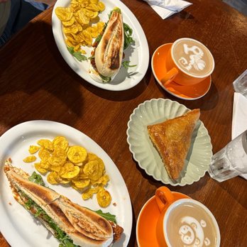 Tinta y Cafe - TFC (tinta fried chicken), guava cheese pastry, cutest café leches - Cafes Near Me - Miami Shores, Florida