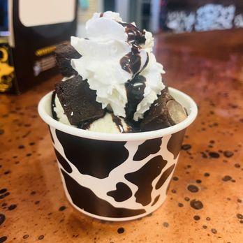 Fruita Gelato Company - Brownie sundae
Tahitian vanilla gelato covered in bourbon caramel sauce, chocolate sauce, brownies whipped cream! - Gelato Near Me - Fruita, Colorado Fruita Gelato Company - Brownie sundae
Tahitian vanilla gelato covered in bourbon caramel sauce, chocolate sauce, brownies whipped cream! - Gelato Near Me - Fruita, Colorado
