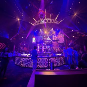 Mad Apple by Cirque du Soleil - before the show - Performing Arts Near Me - Las Vegas, Nevada