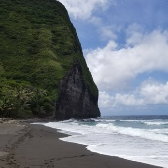 Waipi'o Valley - View on beach hike - Beaches Near Me