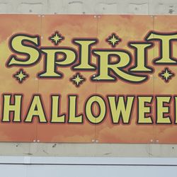 Spirit Halloween - Logo