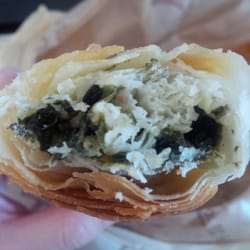 Define Ekmek & Pasta - Ispanaklı el açması börek