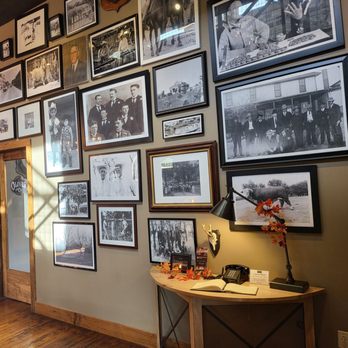 Dofflemyer Hotel - Entrance - Hotels Near Me - San Saba, Texas