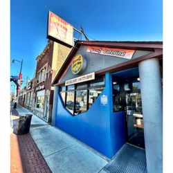 Outside Starship Restaurant & Catering 7618 Madison St, Forest Park, IL . Cool!