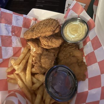 Park Tavern - Chicken tenders and fries - Bars Near Me - Palmyra, New Jersey Park Tavern - Chicken tenders and fries - Bars Near Me - Palmyra, New Jersey