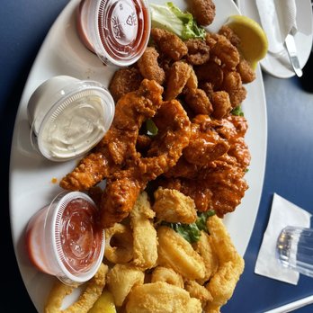 Boston Sail Loft - Appetizer Combo Platter - Bars Near Me - Boston, Massachusetts Boston Sail Loft - Appetizer Combo Platter - Bars Near Me - Boston, Massachusetts