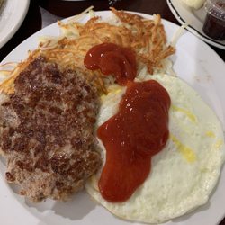 Murphys Hwy 4 Diner - Steak and eggs - with ketchup as a must on eggs - what kind of uncivilized, uncultured monster does not put ketchup on eggs ?