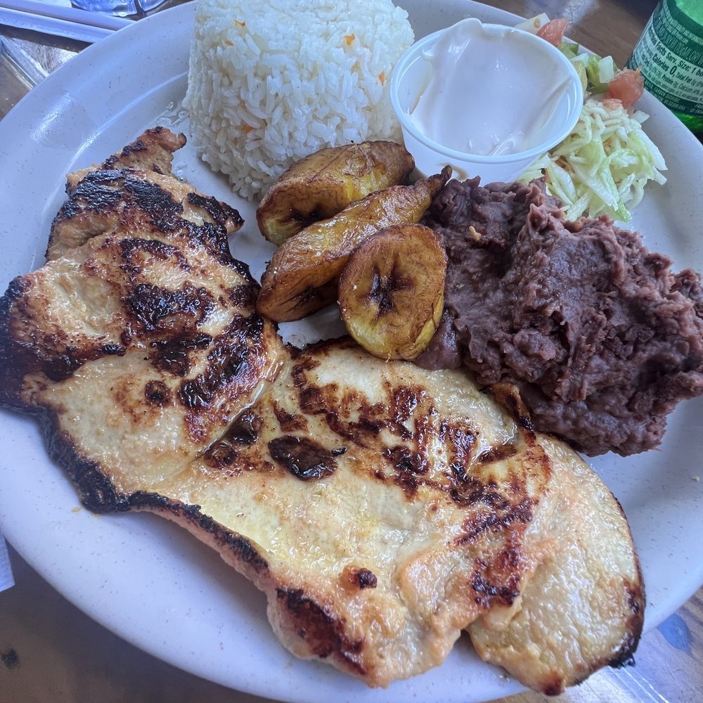 Yo Soy Centro Americano - Pollo alla plancha, rice, beans, cabbage with pico de gallo, and maduros. - Salvadoran Near Me - Miami, Florida Yo Soy Centro Americano - Pollo alla plancha, rice, beans, cabbage with pico de gallo, and maduros. - Salvadoran Near Me - Miami, Florida