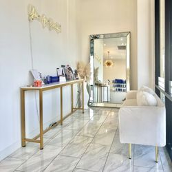True Bella Medical Aesthetics - Waiting area