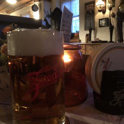 Diana's Bier und Weinstube - ... nach getaner Arbeit die Stimmbänder kühlen ...