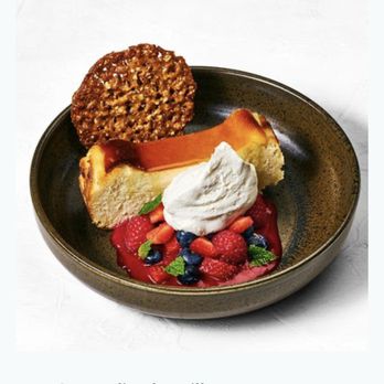 Earls Kitchen + Bar - What the cheesecake is supposed to be - New American Near Me - Somerville, Massachusetts