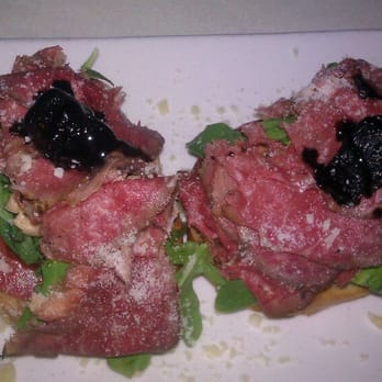 DiWine - Duck crostini - Wine Bars Near Me - Astoria, New York DiWine - Duck crostini - Wine Bars Near Me - Astoria, New York