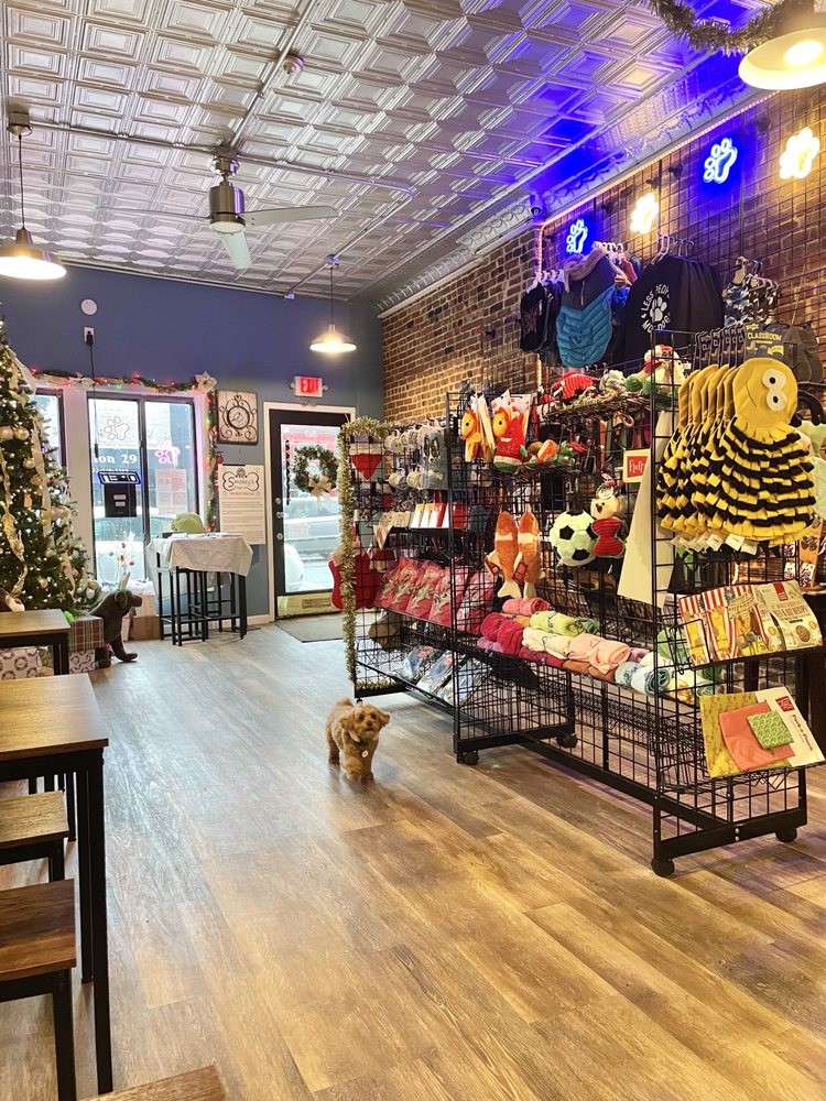 SMOKEYS DOGGY CAFE Updated September 2024 30 W Front St, Keyport